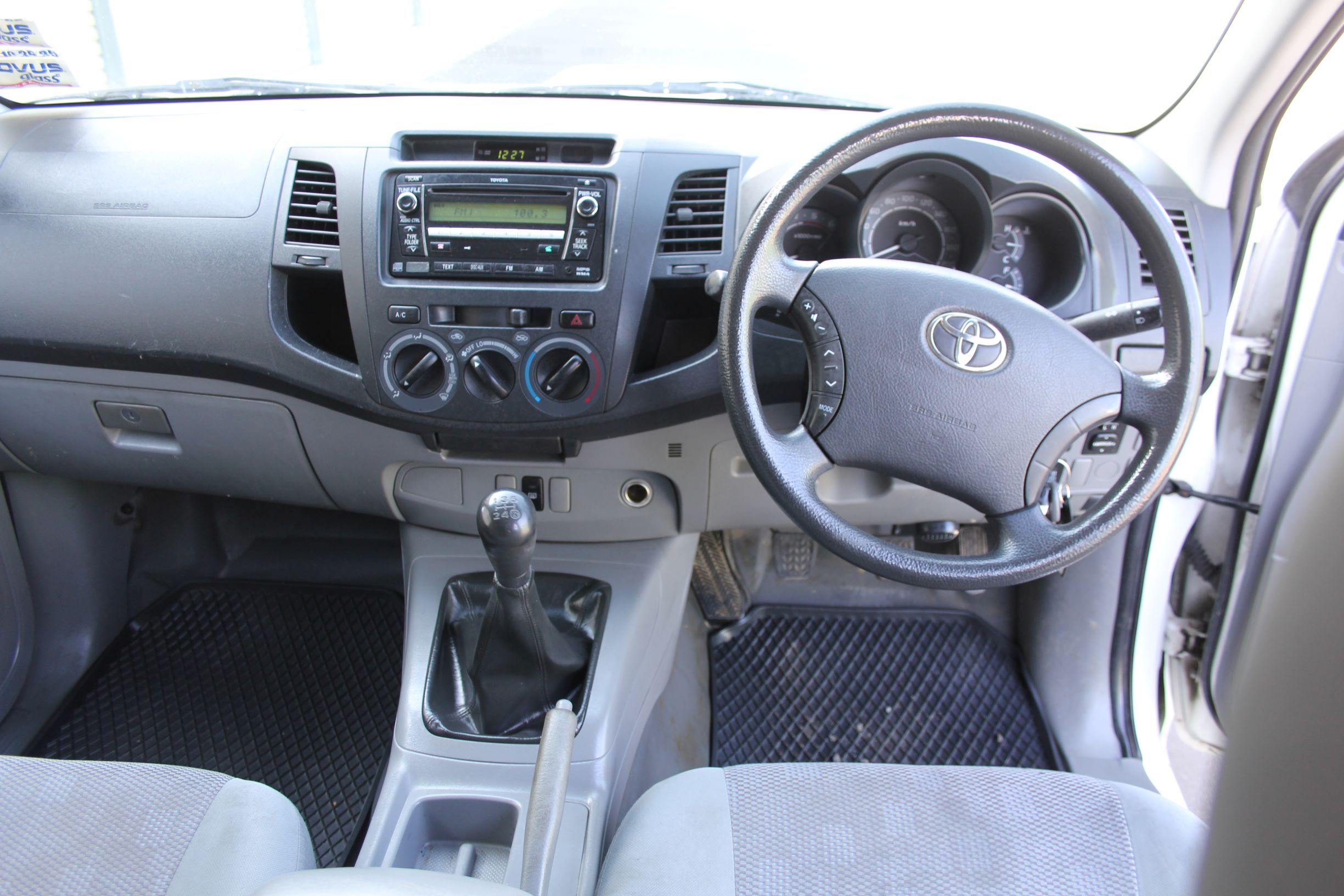 Toyota Hilux 2WD with canopy 2010 for sale in Auckland