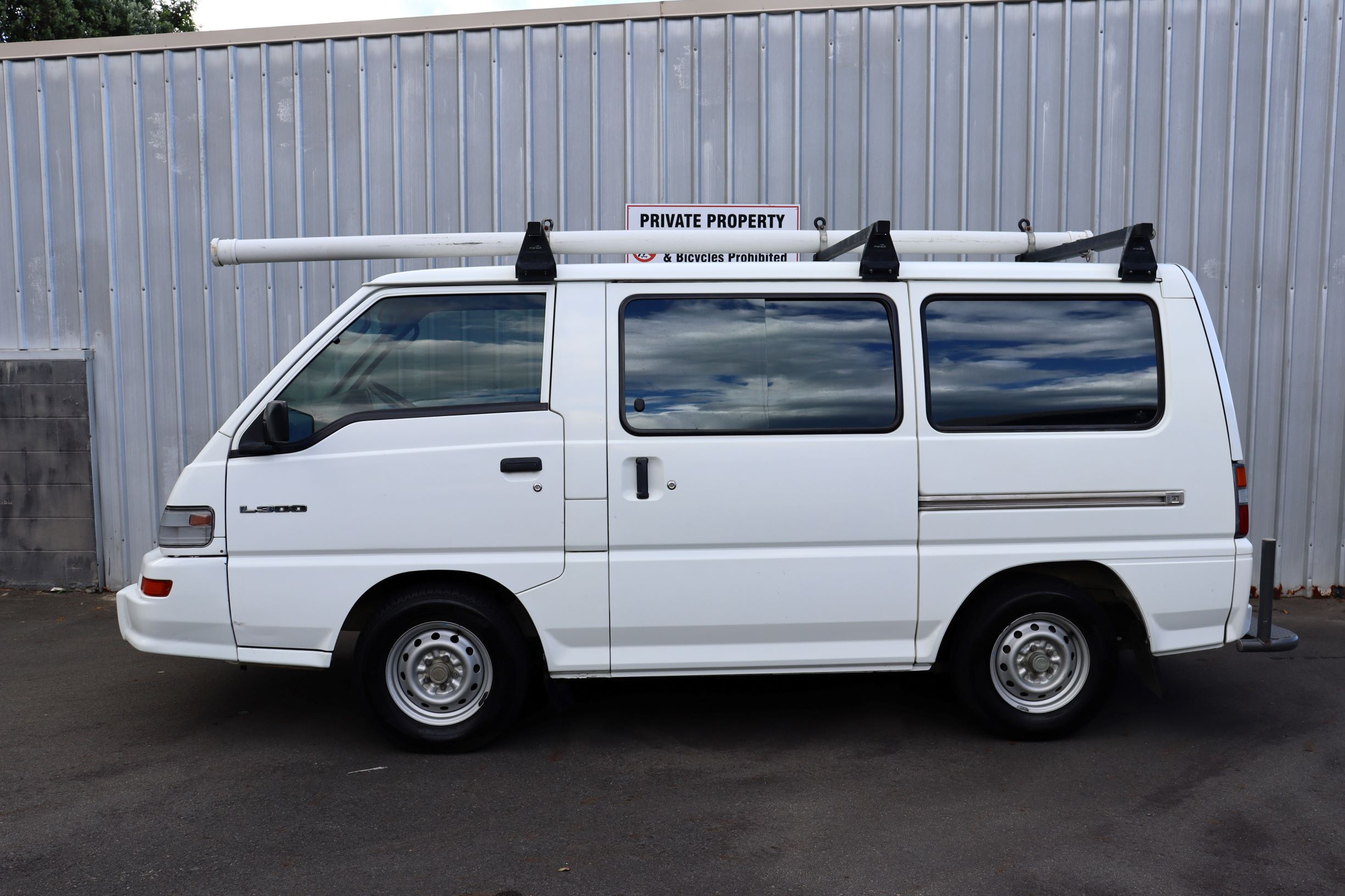 Mitsubishi L300 2011 for sale in Auckland