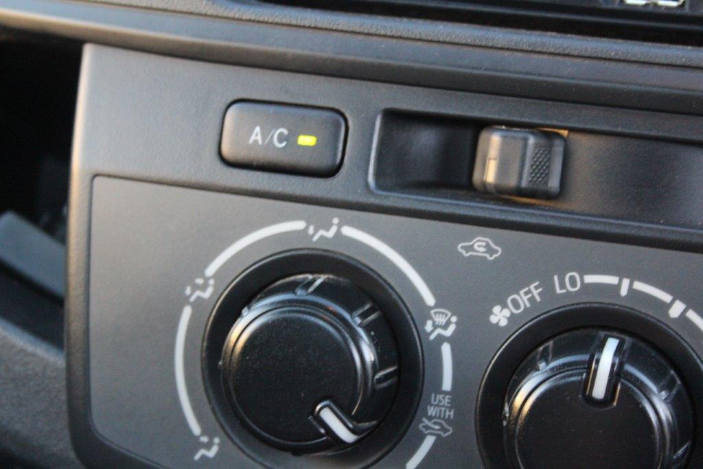 Toyota Hilux 2WD SINGLE CAB FLATDECK 2012 for sale in Auckland