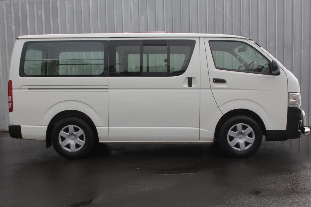 Toyota Hiace ZL DIESEL 2013 for sale in Auckland
