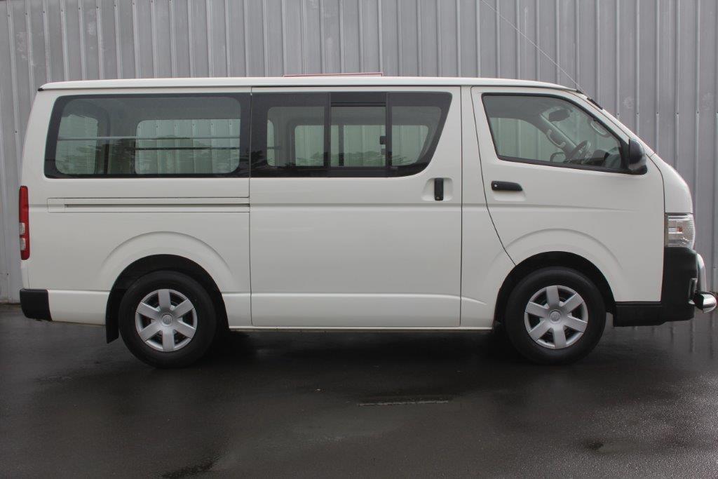 Toyota Hiace ZL DIESEL 2013 for sale in Auckland