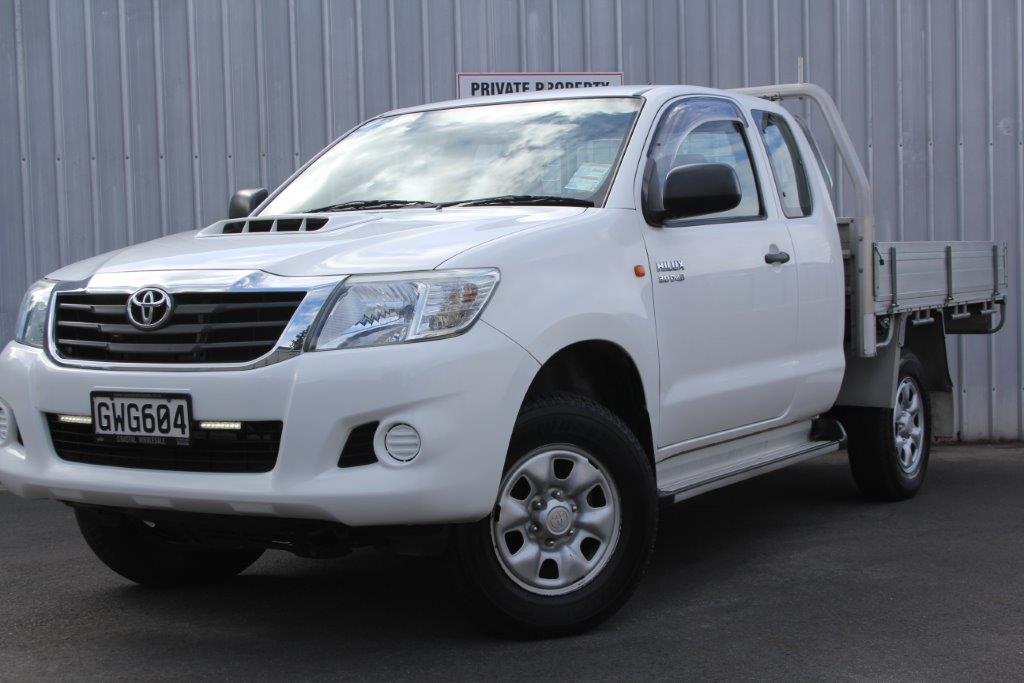 Toyota Hilux 4WD FLATDECK 2013 for sale in Auckland