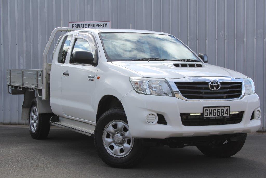 Toyota Hilux 4WD FLATDECK 2013 for sale in Auckland