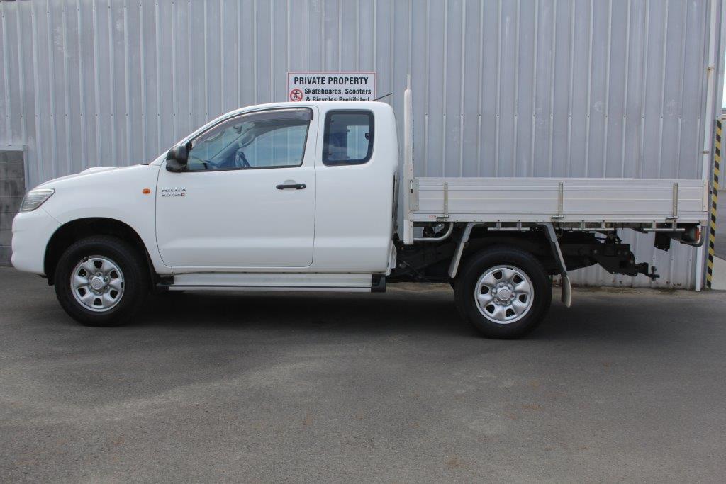 Toyota Hilux 4WD FLATDECK 2013 for sale in Auckland