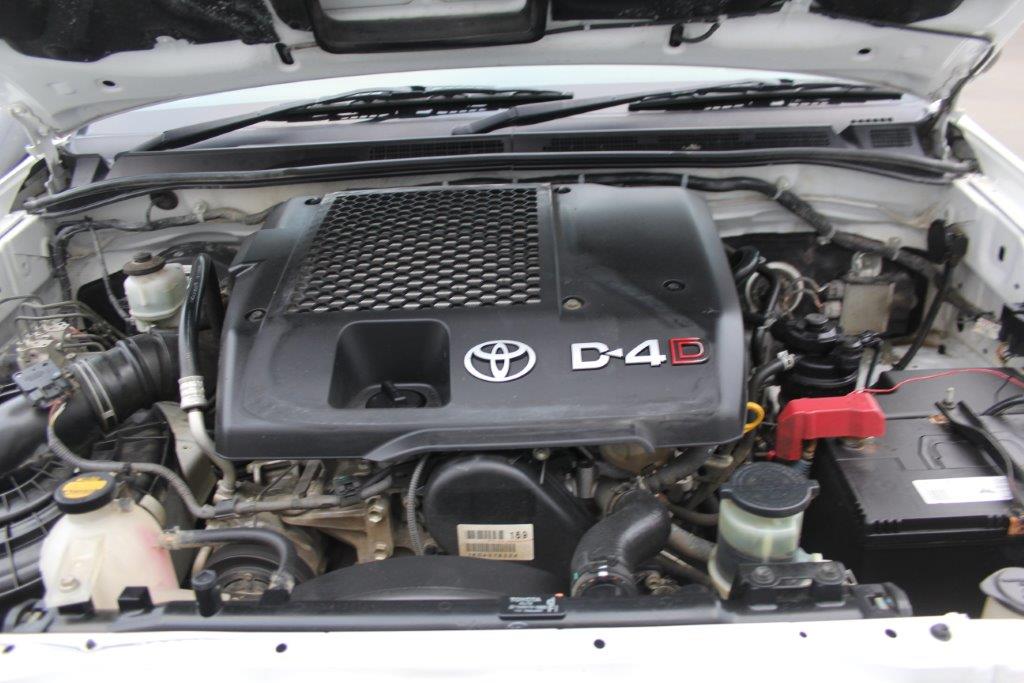Toyota Hilux 4WD CAB PLUS FLATDECK 2014 for sale in Auckland