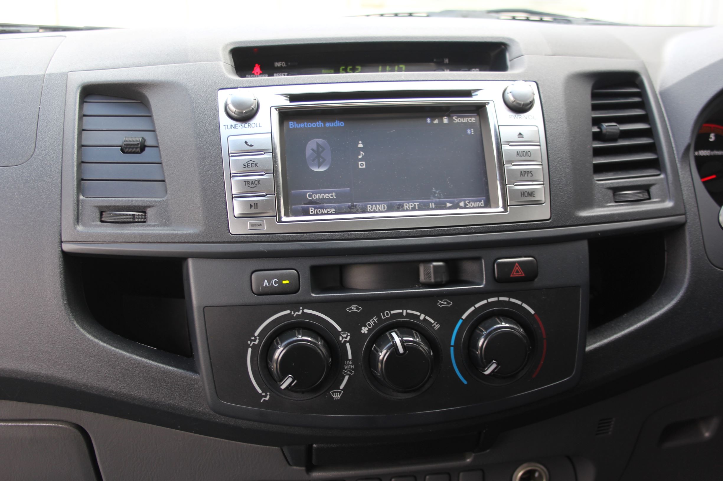 Toyota Hilux toolbox set up 2014 for sale in Auckland