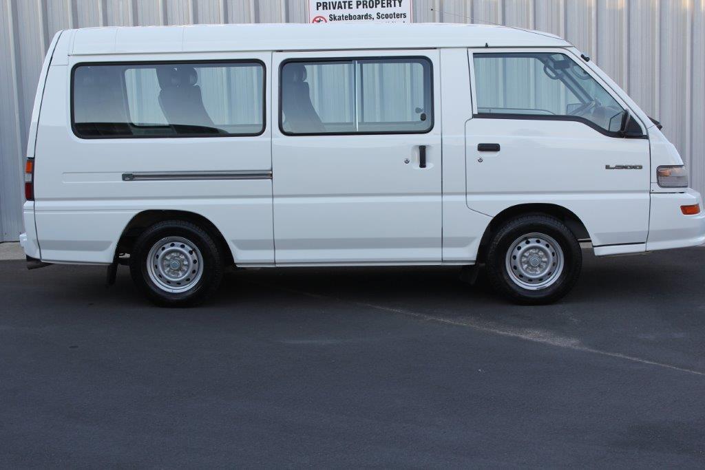 Mitsubishi delica l300. L 300 0. Mitsubishi митсубиси l300. Mitsubishi l300 дизель. Mitsubishi l300 ii.