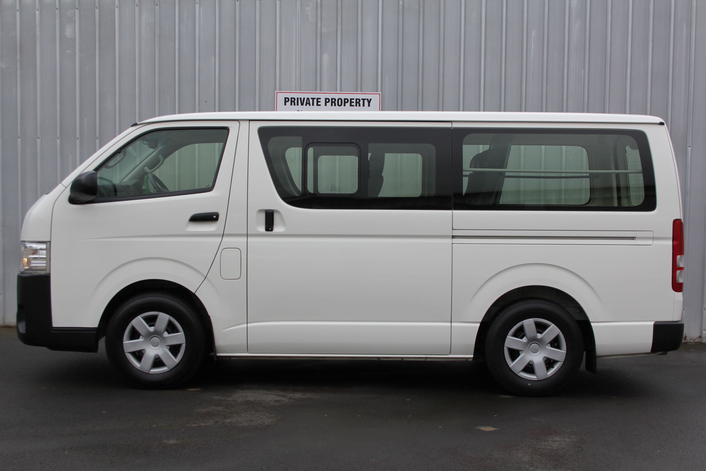 Toyota Hiace MINIBUS 2014 for sale in Auckland