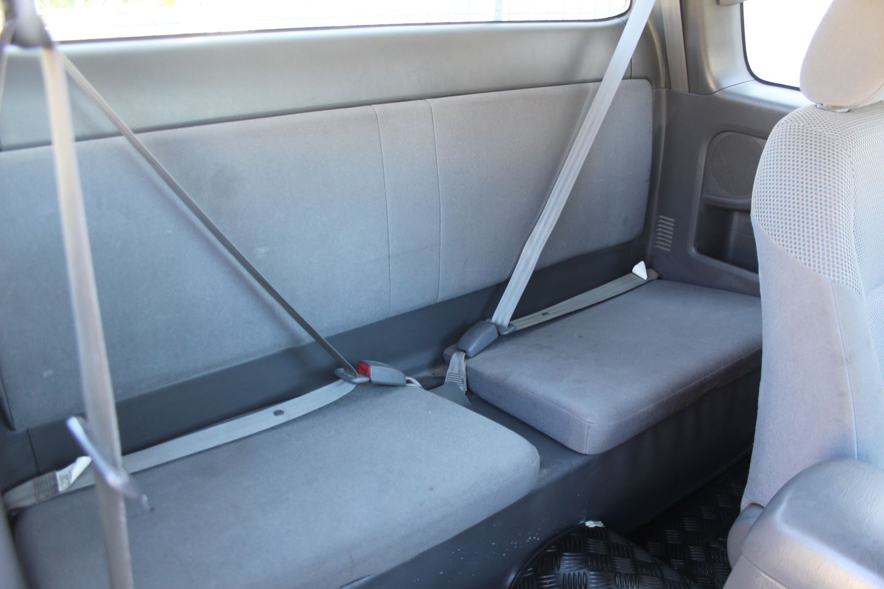 Toyota Hilux 2WD FLATDECK - CAB PLUS 2014 for sale in Auckland