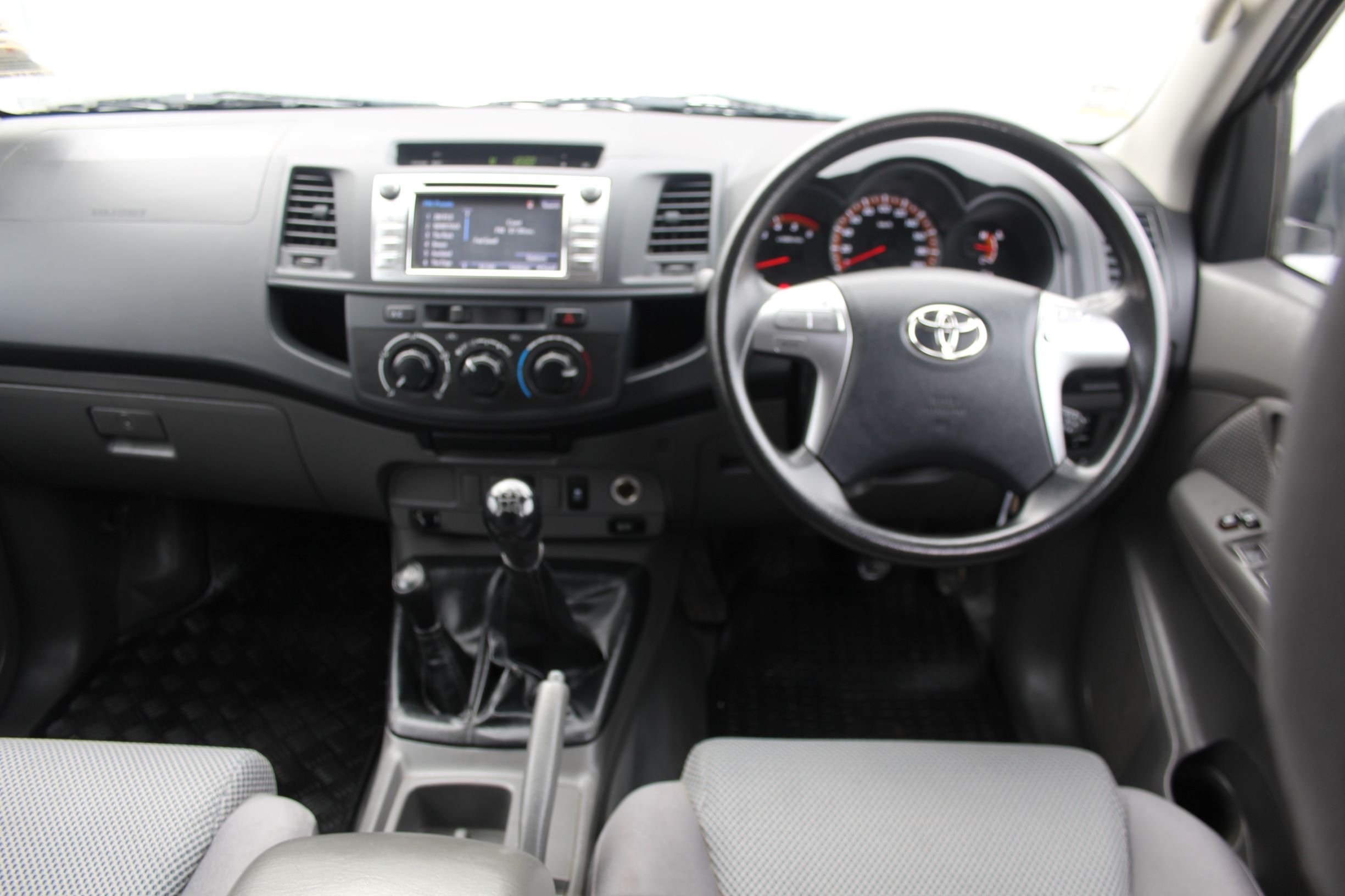 Toyota Hilux 4WD manual 2014 for sale in Auckland