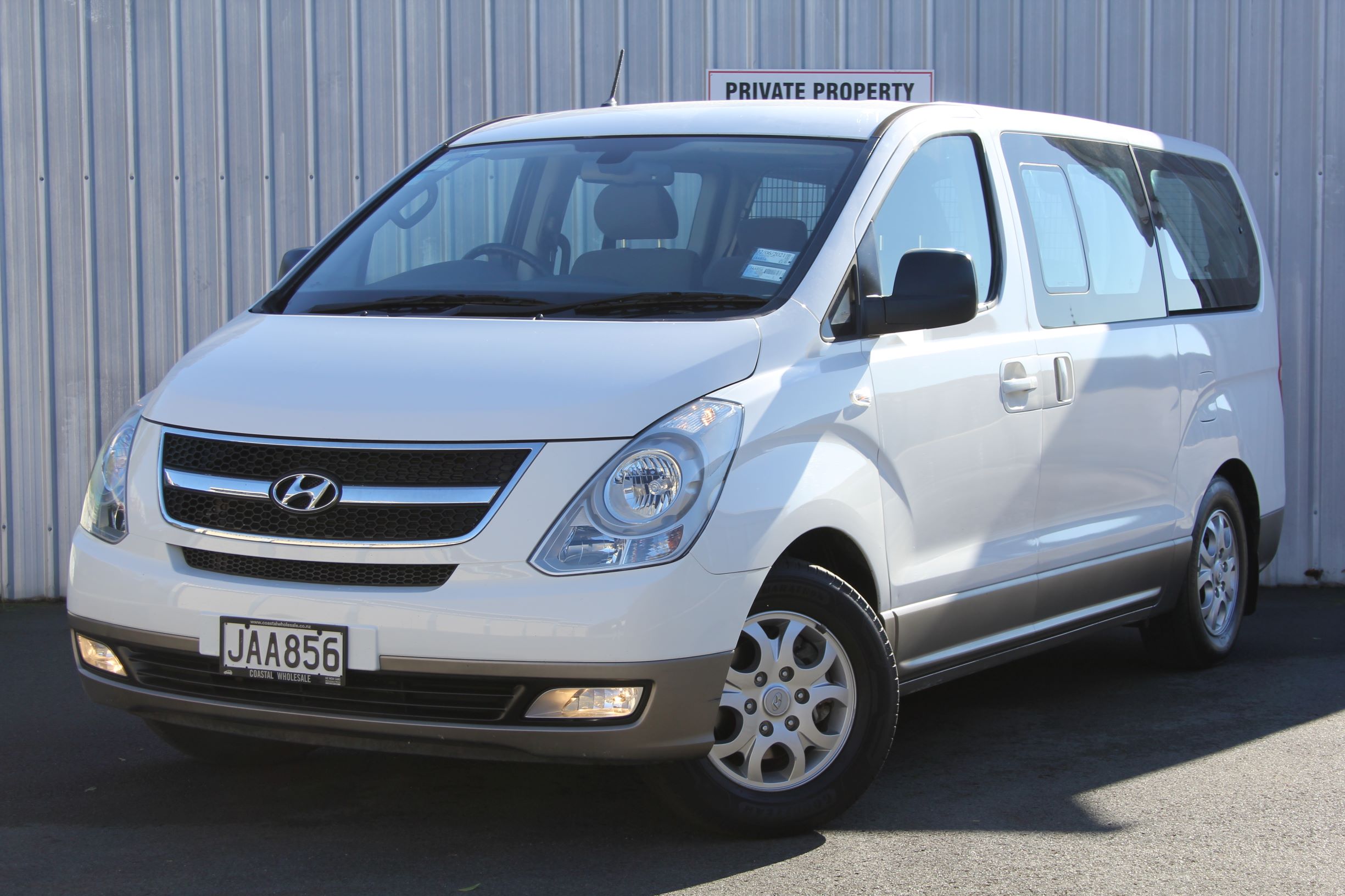 Hyundai I MAX WITH WHEELCHAIR LIFT 2015 for sale in Auckland