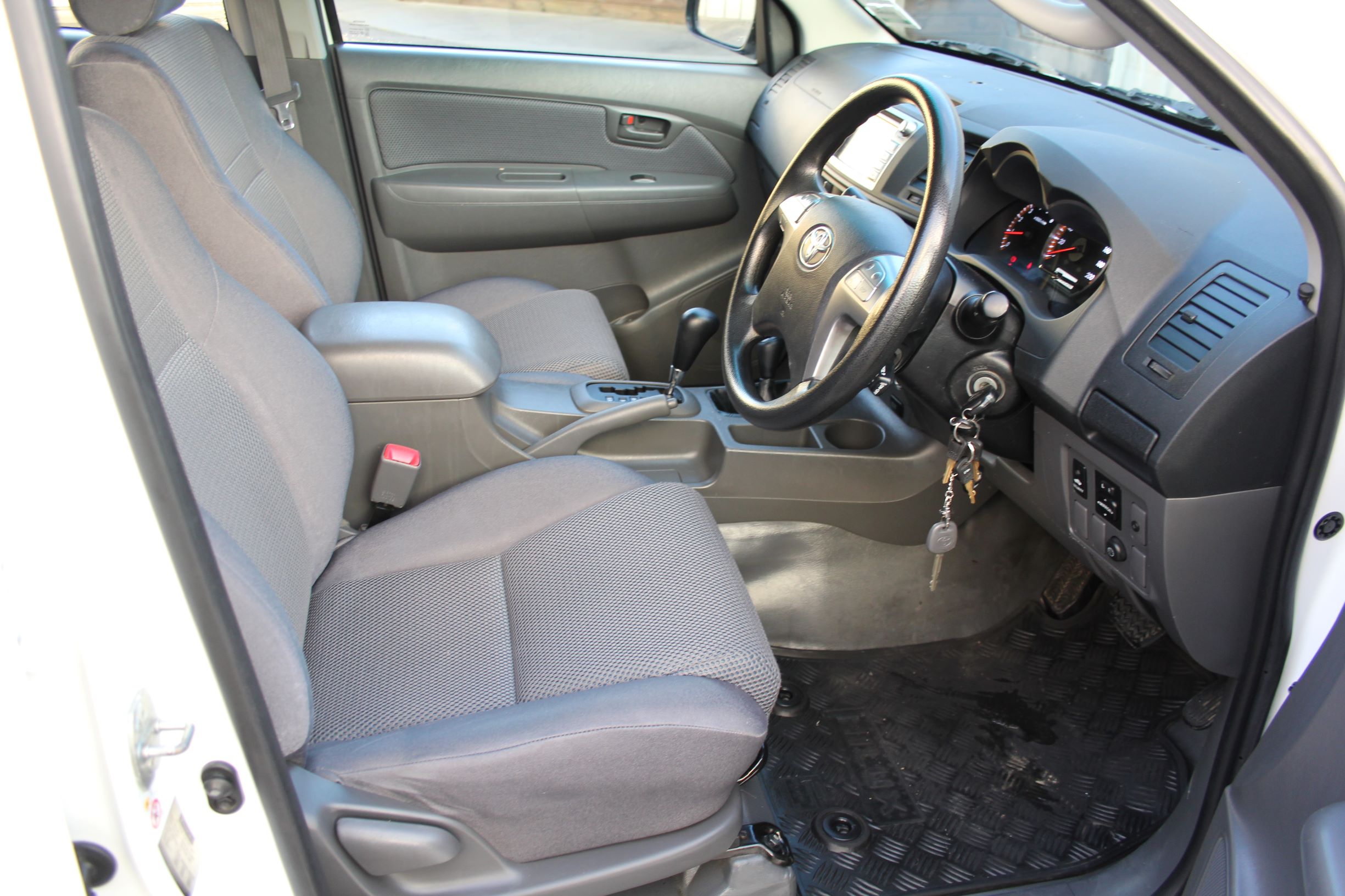 Toyota Hilux 4WD 2015 for sale in Auckland