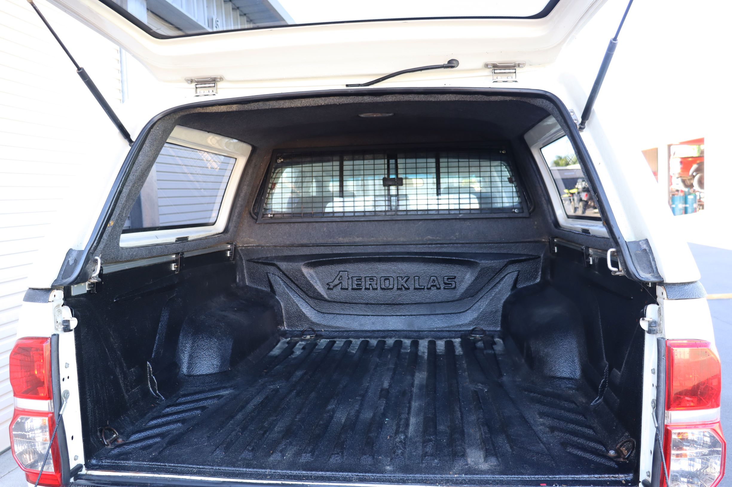 Toyota Hilux 4WD 2015 for sale in Auckland