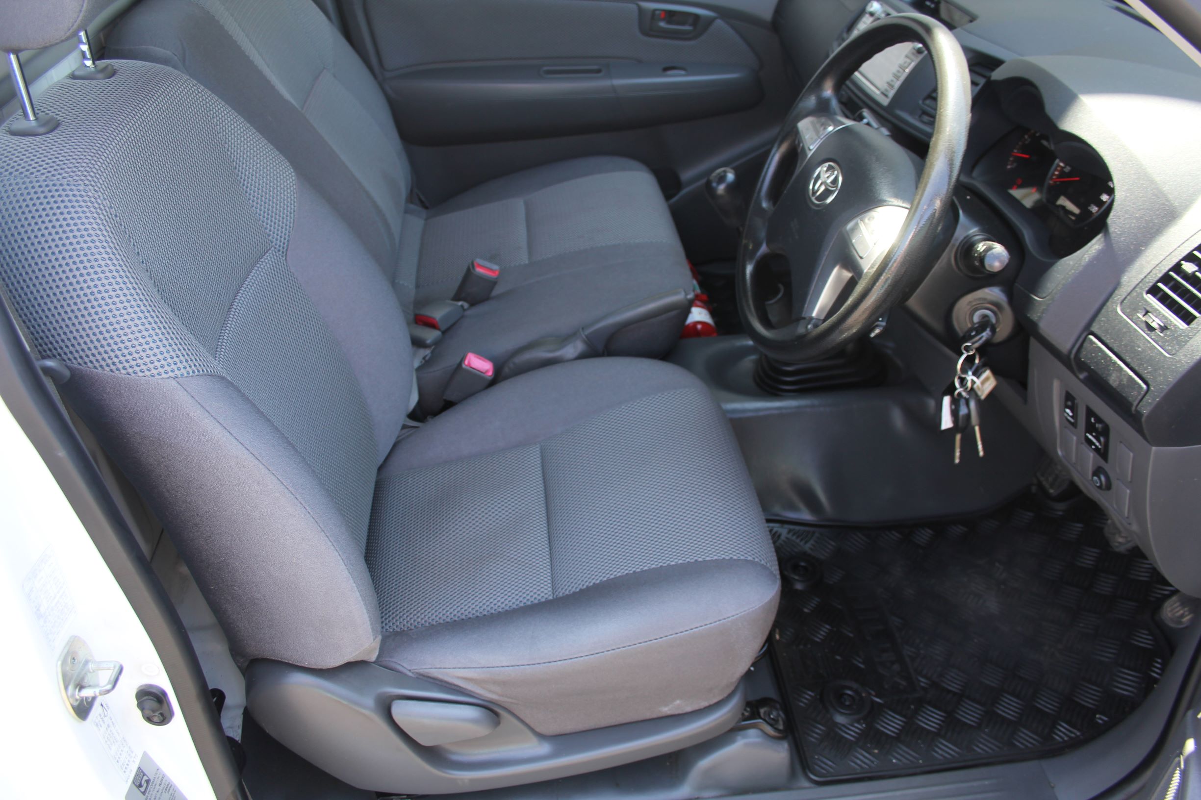 Toyota HILUX FLATDECK 2015 for sale in Auckland