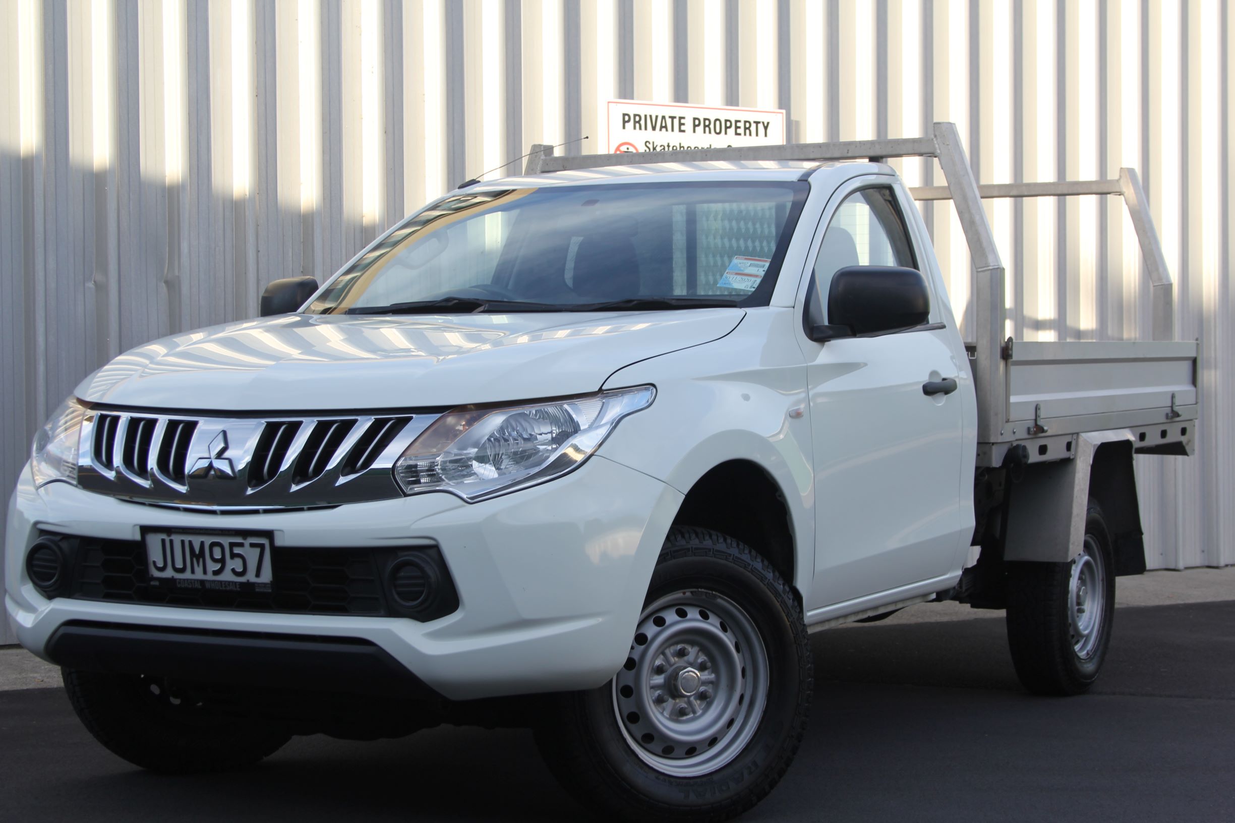 Mitsubishi TRITON FLATDECK 2WD TOOLBOXES 2016 for sale in Auckland