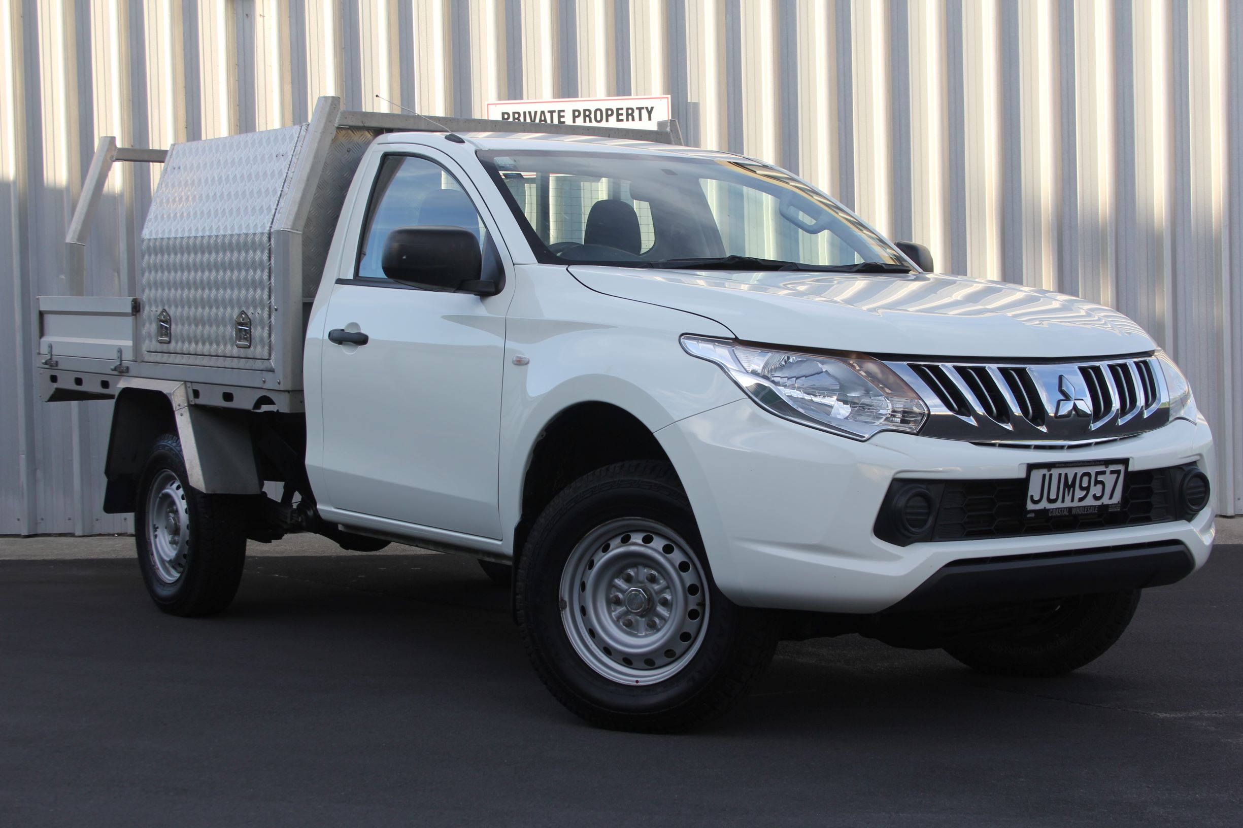 Mitsubishi TRITON FLATDECK 2WD TOOLBOXES 2016 for sale in Auckland