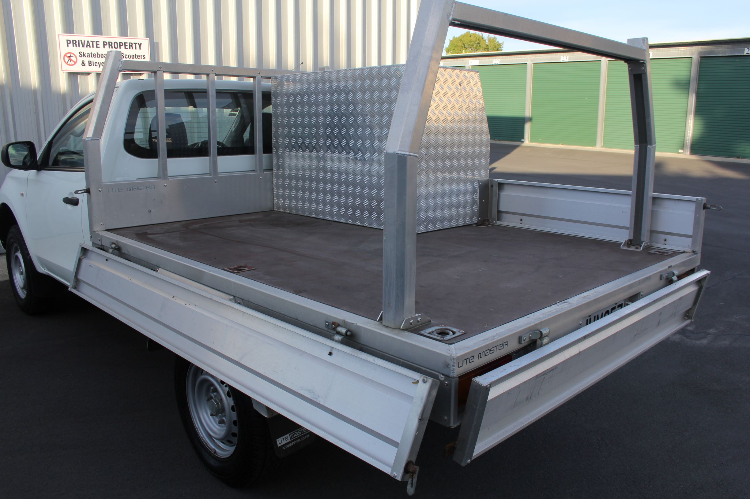 Mitsubishi TRITON FLATDECK 2WD TOOLBOXES 2016 for sale in Auckland