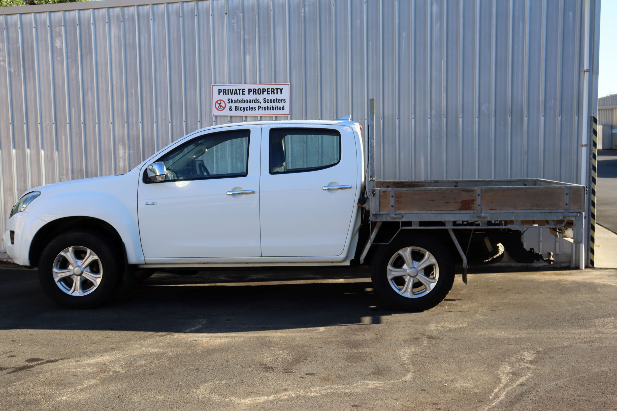 Isuzu D-MAX FLATDECK 4WD 2016 for sale in Auckland