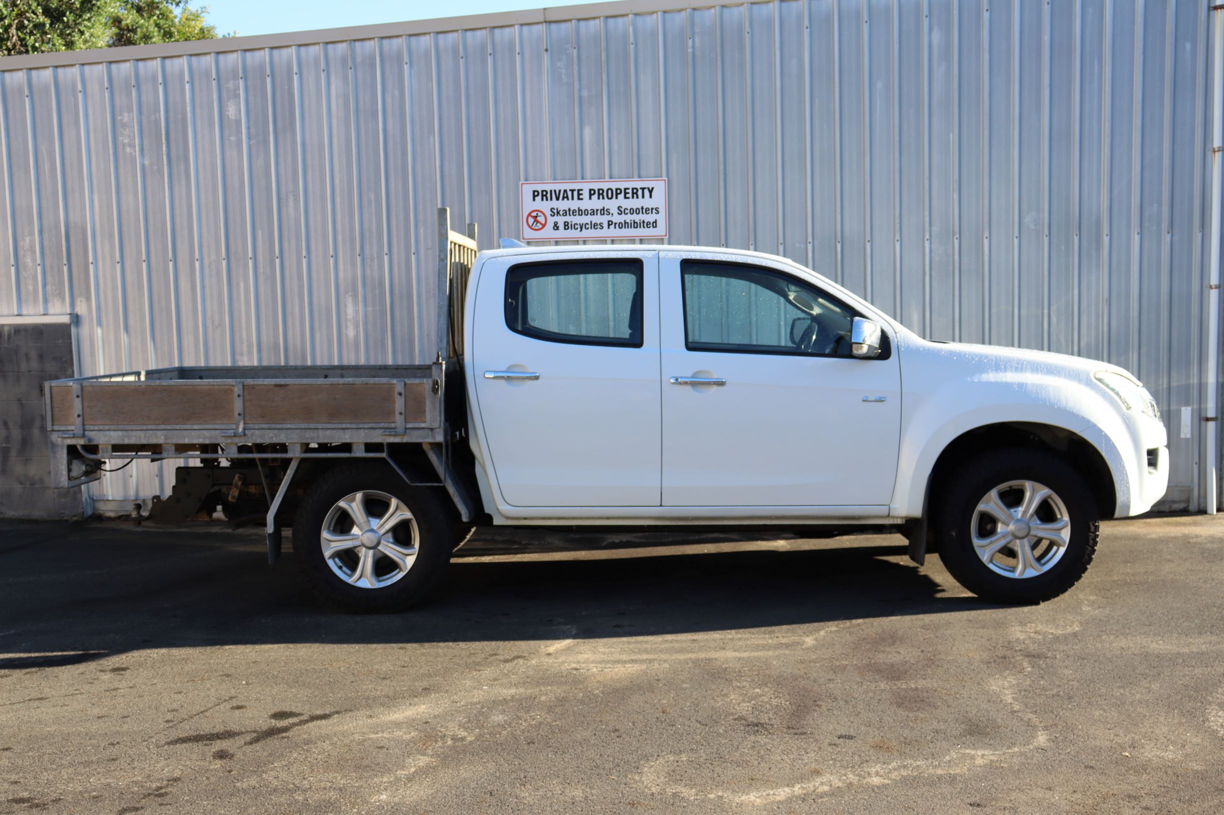 Isuzu D-MAX FLATDECK 4WD 2016 for sale in Auckland