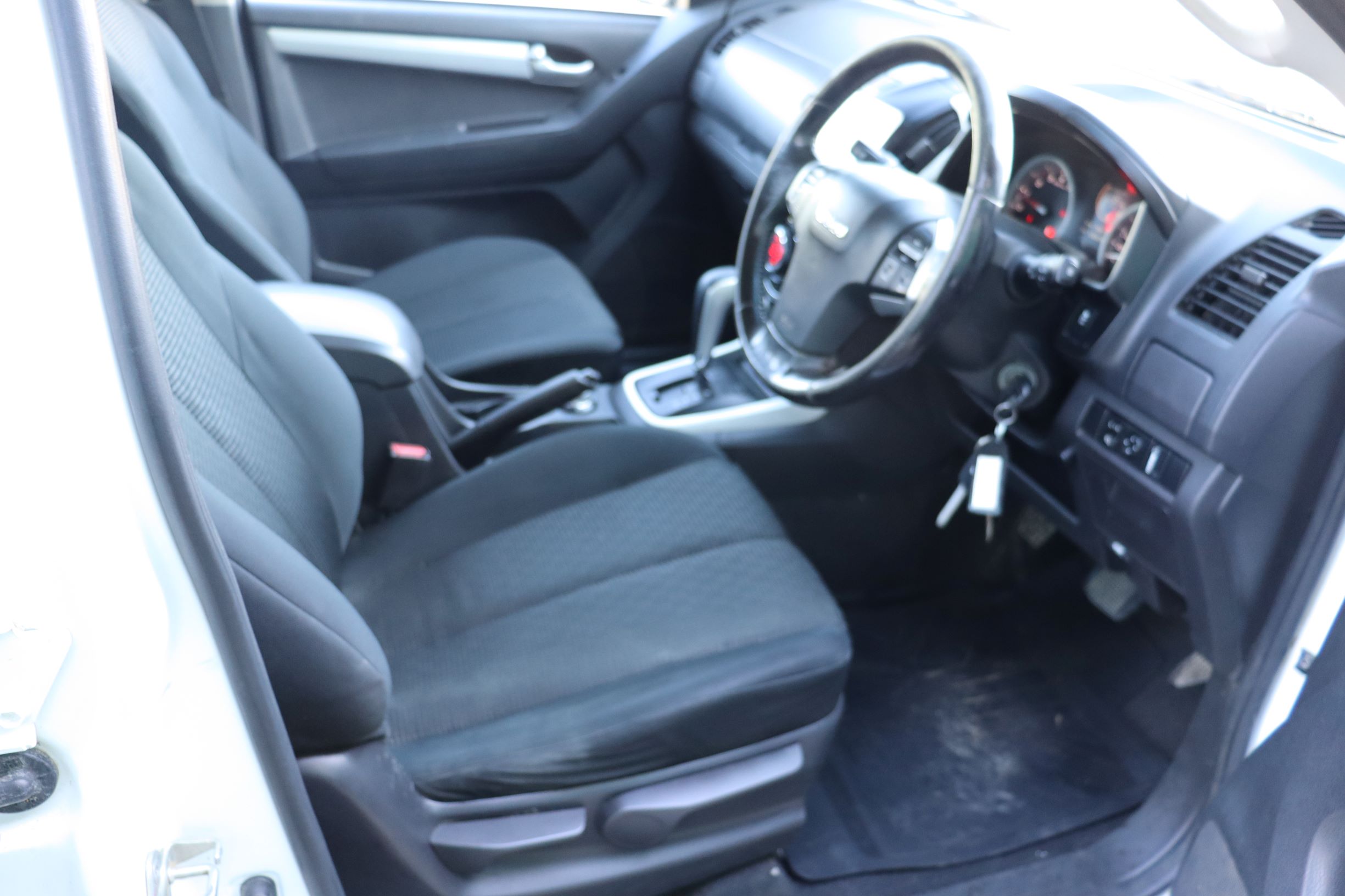 Isuzu D-MAX FLATDECK 4WD 2016 for sale in Auckland