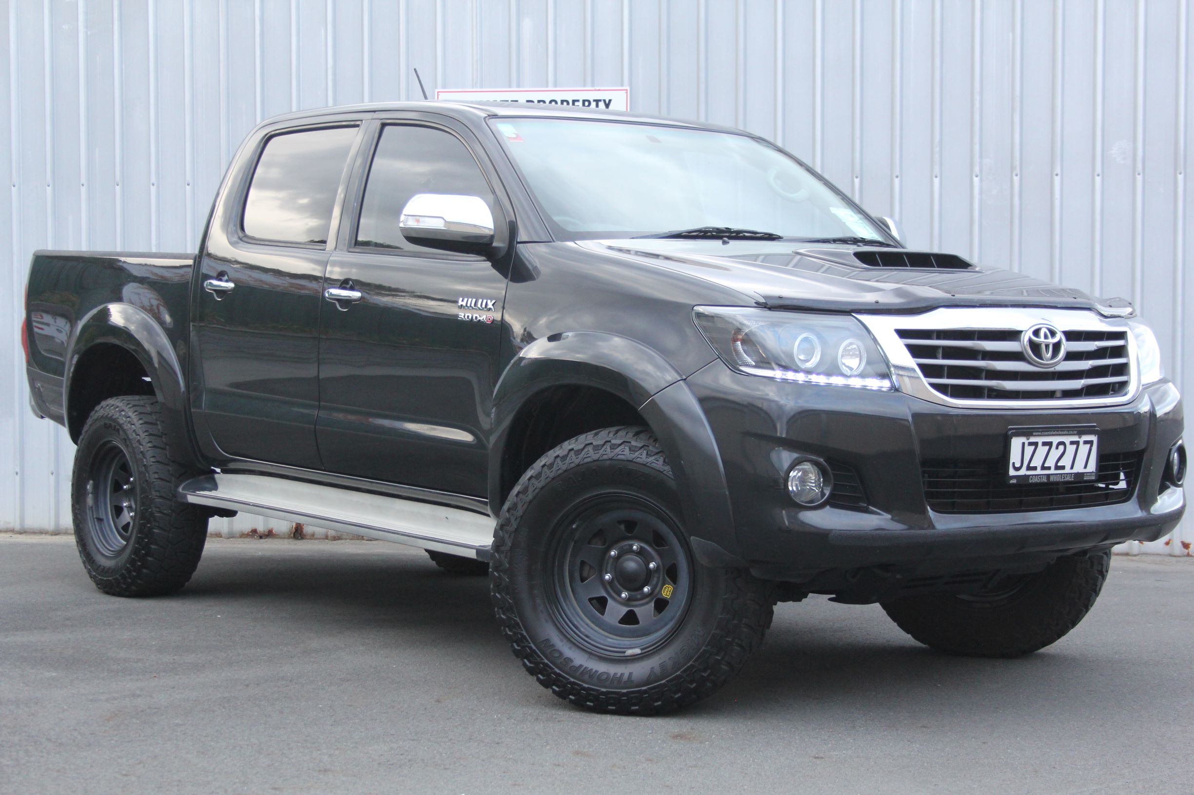 Toyota Hilux 4WD manual SR5 2013 for sale in Auckland