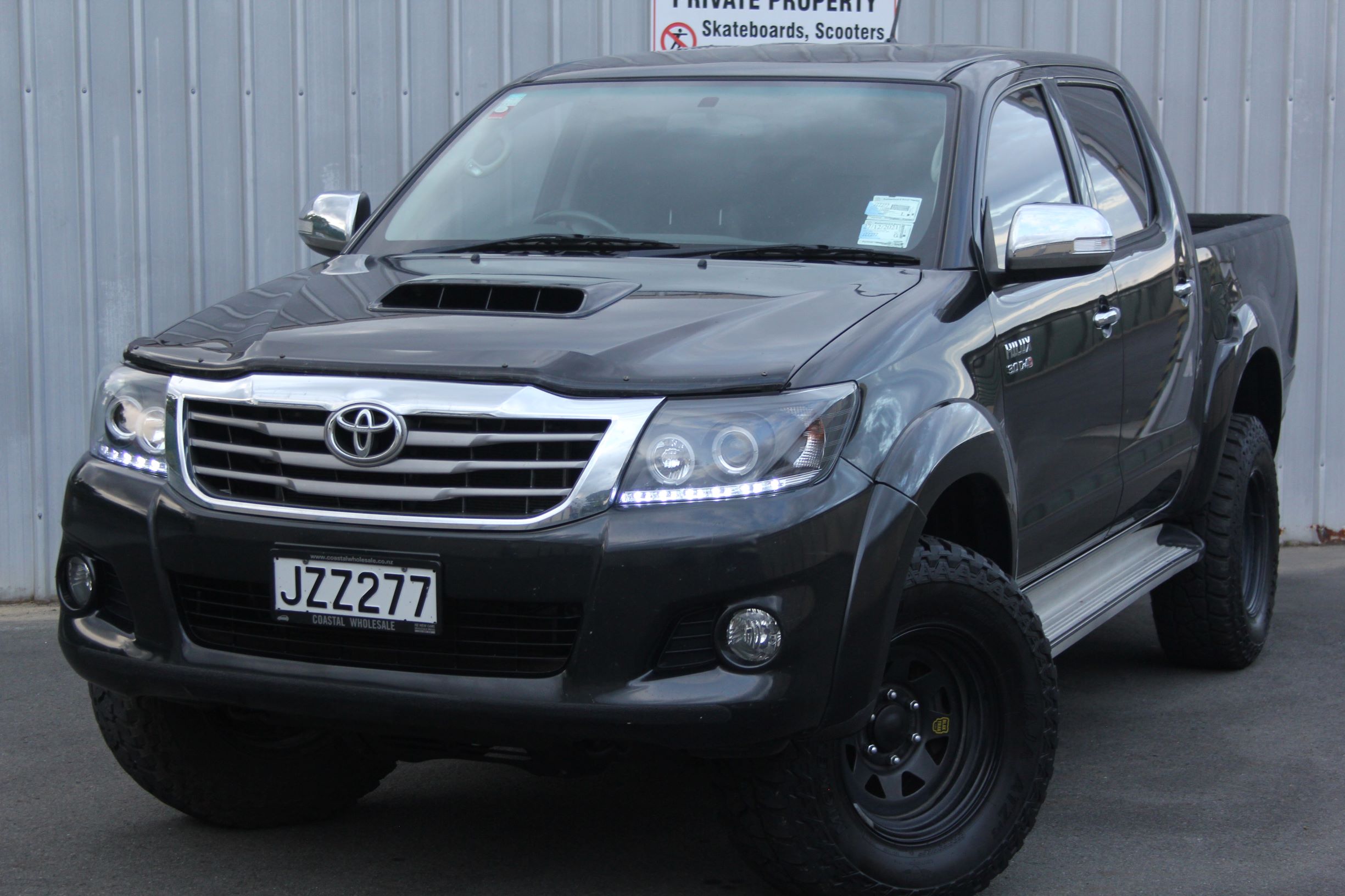 Toyota Hilux 4WD manual SR5 2013 for sale in Auckland