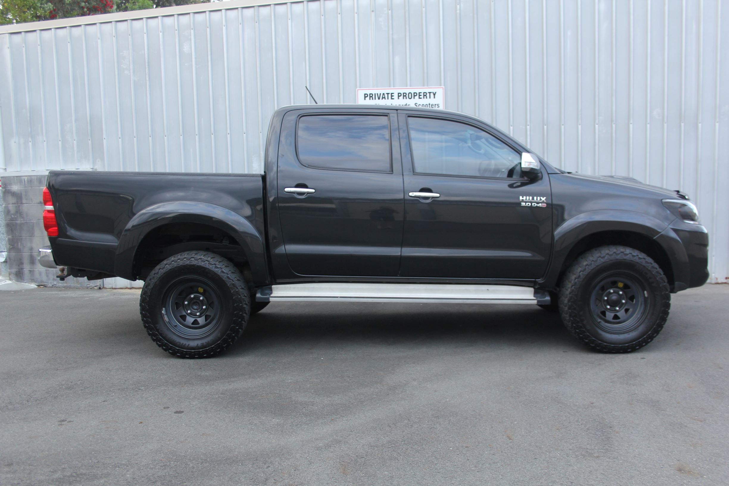 Toyota Hilux 4WD manual SR5 2013 for sale in Auckland