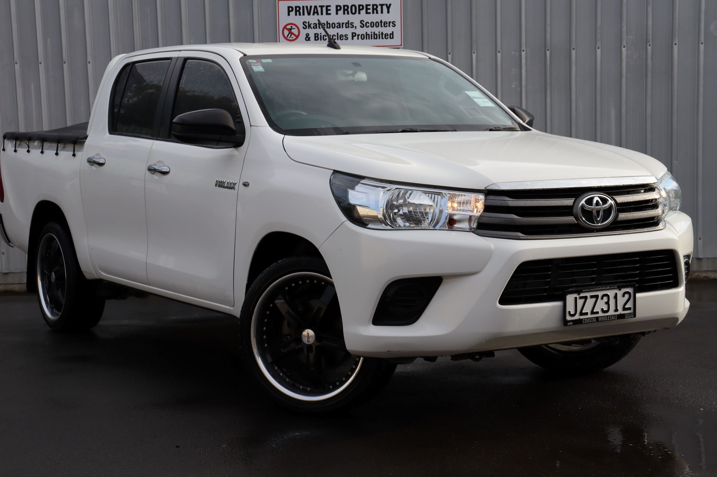 Toyota Hilux 2wd double cab 2016 for sale in Auckland