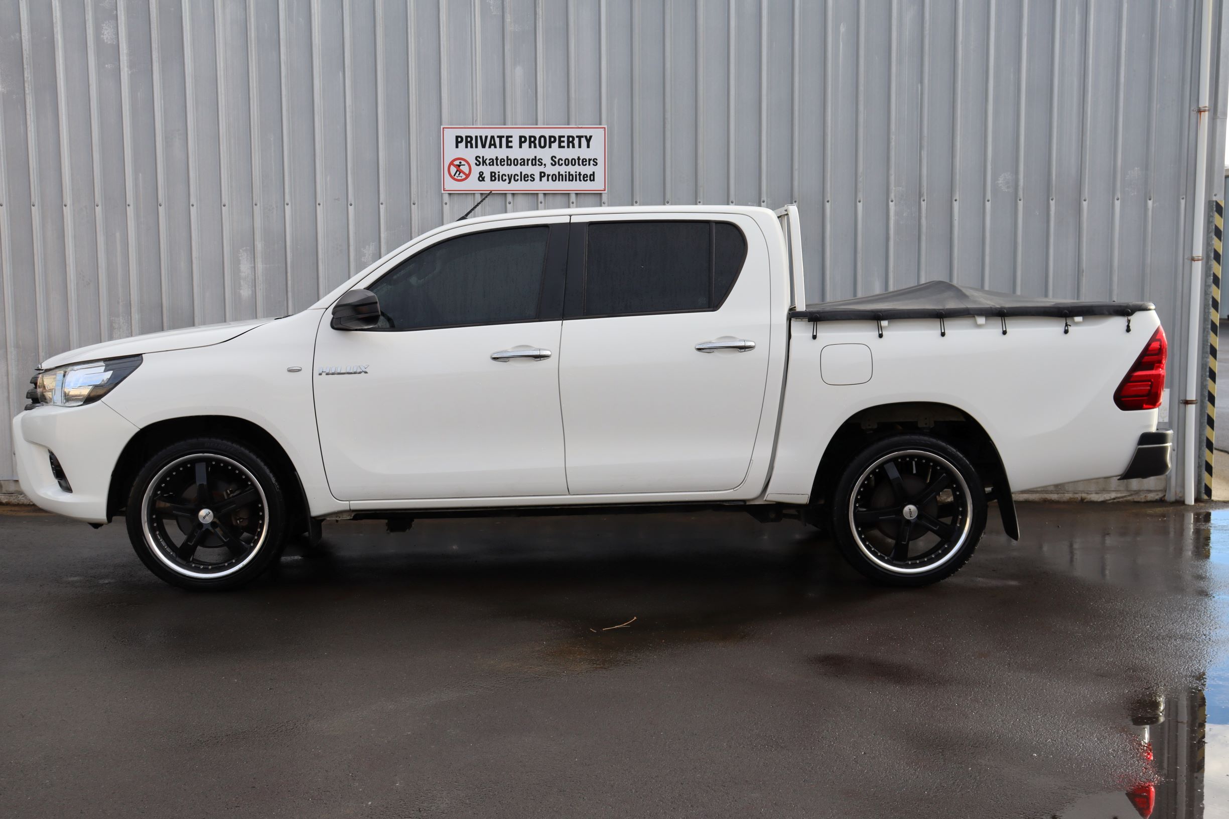 Toyota Hilux 2wd double cab 2016 for sale in Auckland