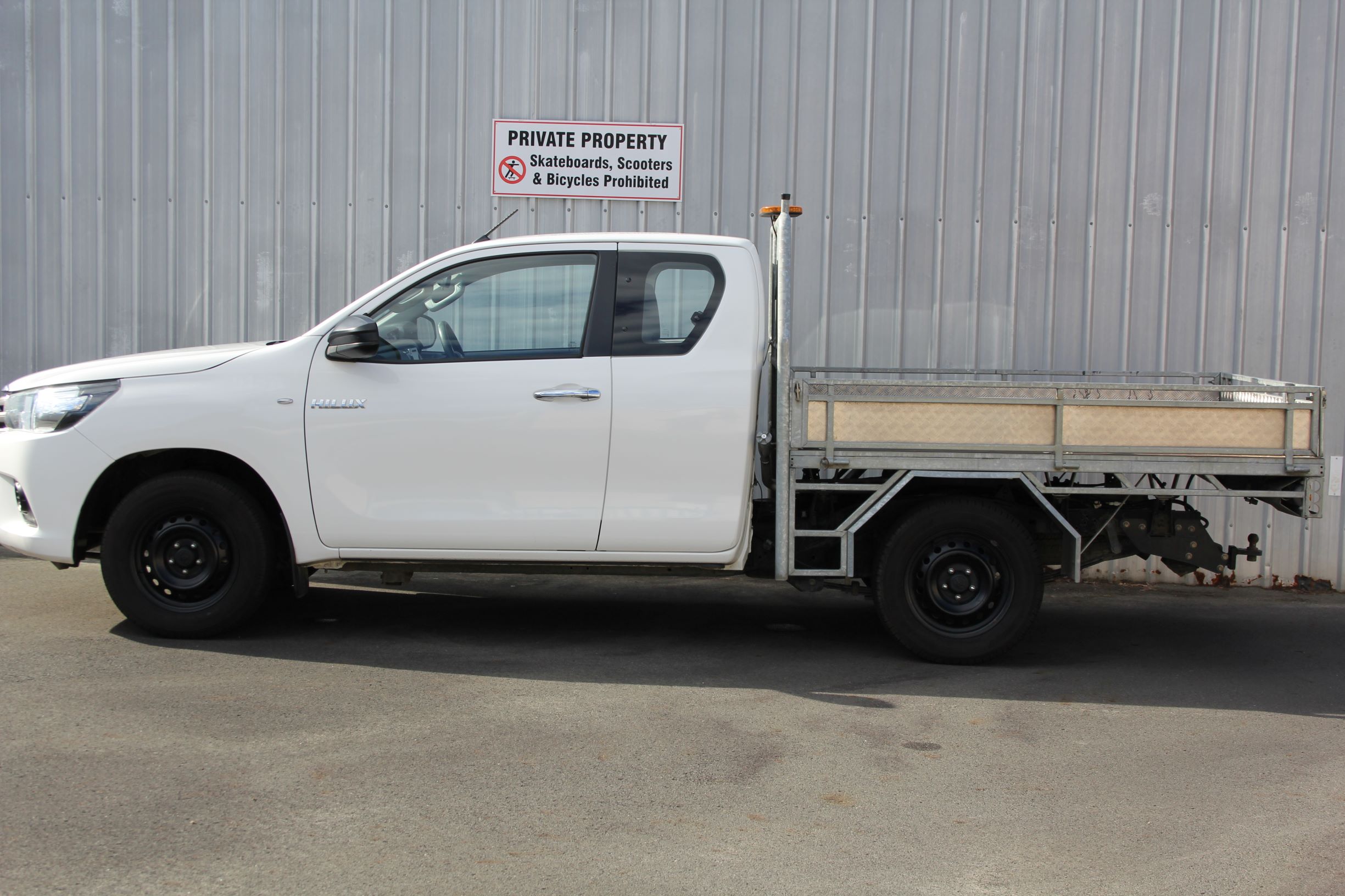 Toyota Hilux Flatdeck 2016 for sale in Auckland