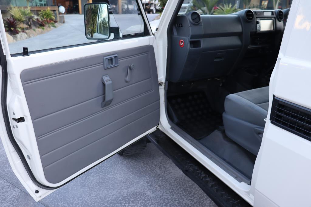 Toyota Landcuiser 79 SERIES 2017 for sale in Auckland