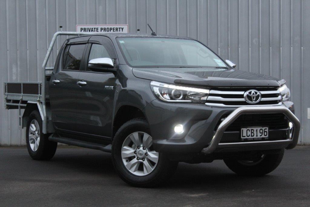 Toyota HILUX SR5 FLATDECK 4WD 2017 for sale in Auckland