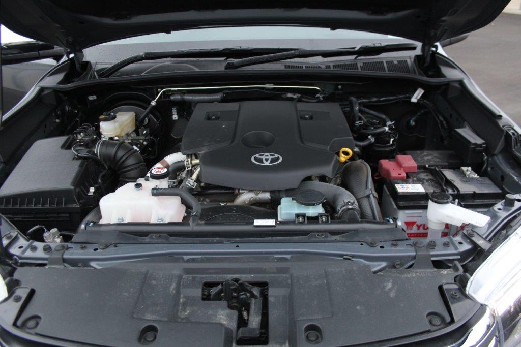 Toyota HILUX SR5 FLATDECK 4WD 2017 for sale in Auckland