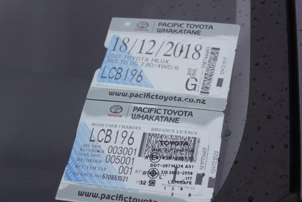Toyota HILUX SR5 FLATDECK 4WD 2017 for sale in Auckland