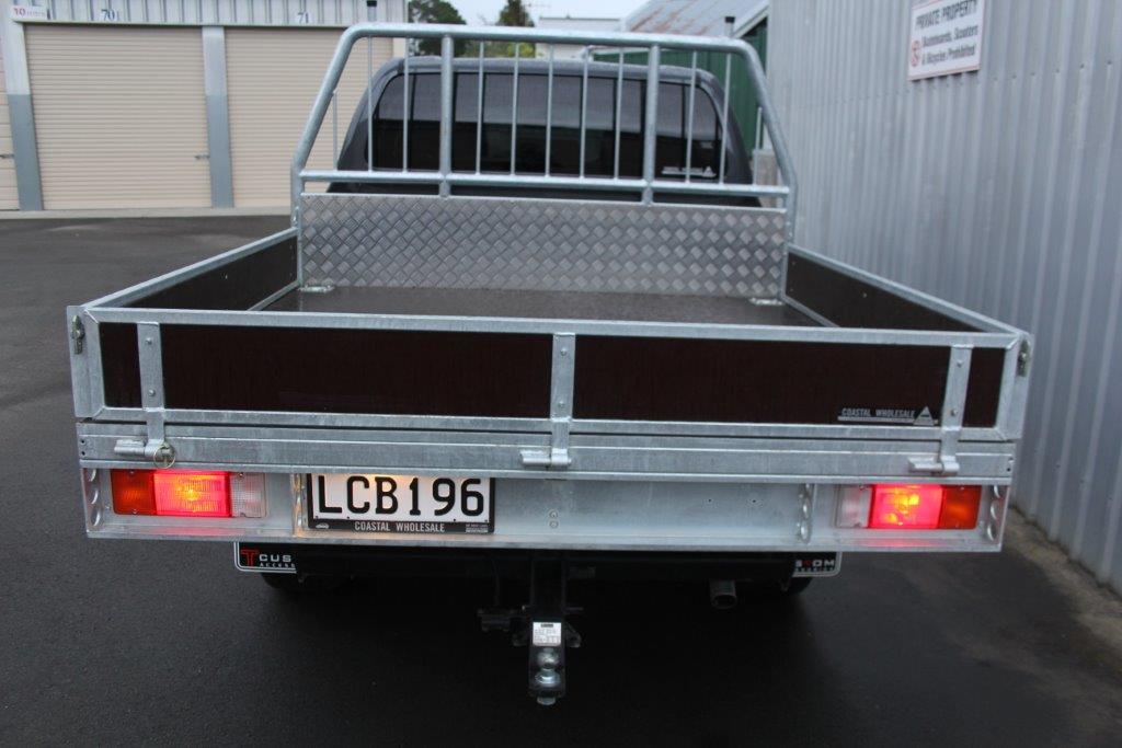 Toyota HILUX SR5 FLATDECK 4WD 2017 for sale in Auckland