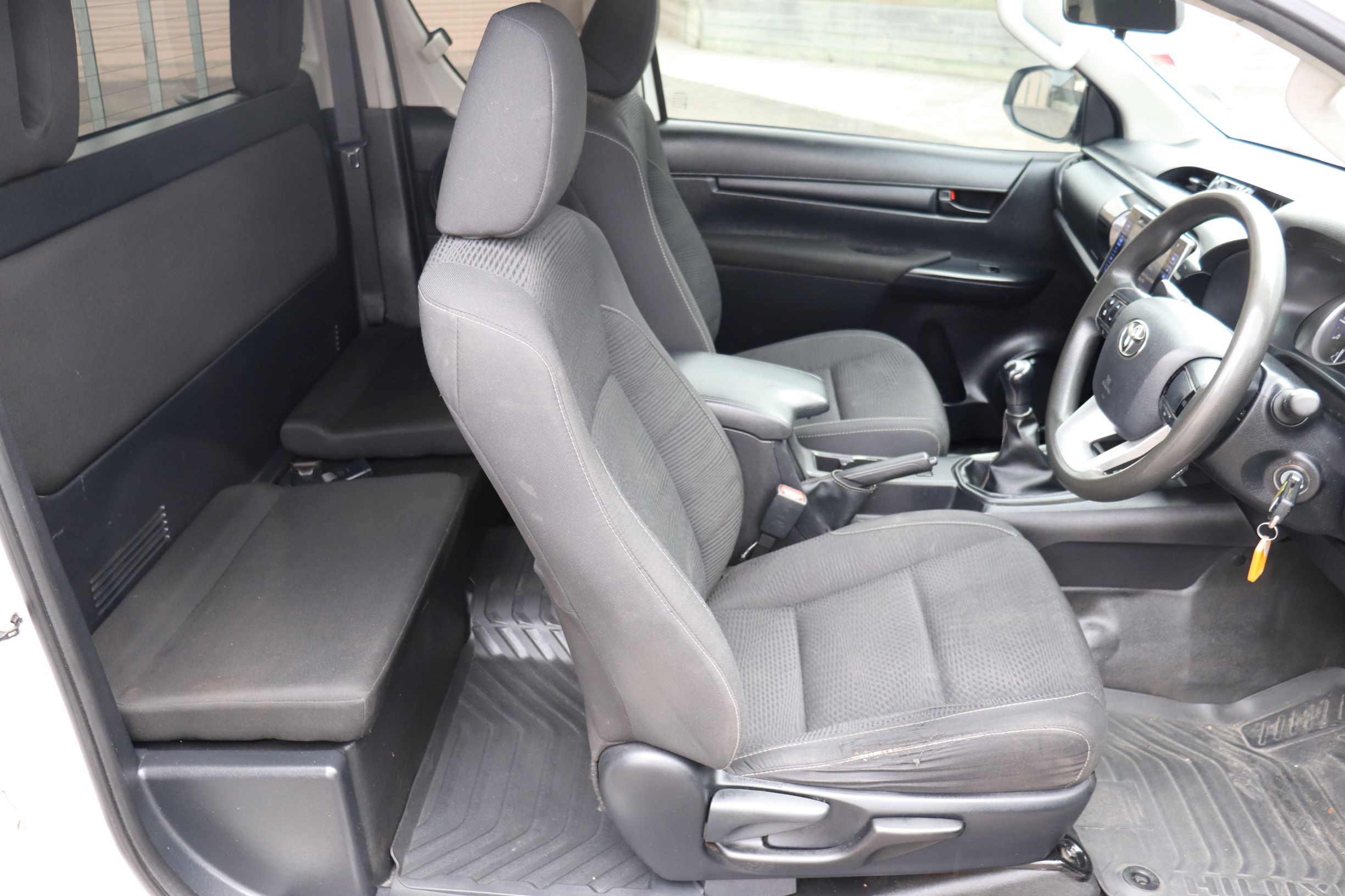 Toyota HILUX CABPLUS FLATDECK 2018 for sale in Auckland