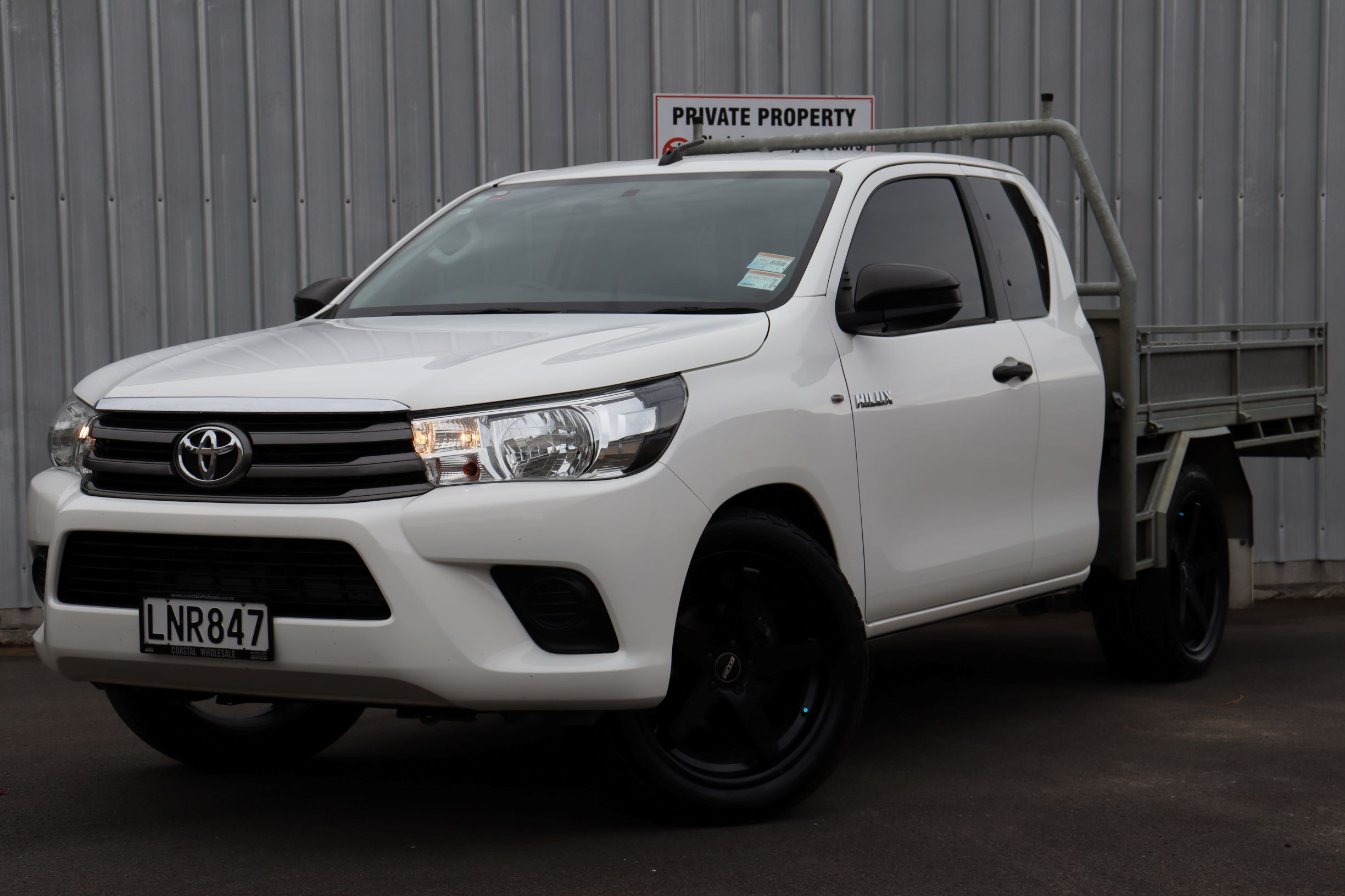 Toyota HILUX CABPLUS FLATDECK 2018 for sale in Auckland