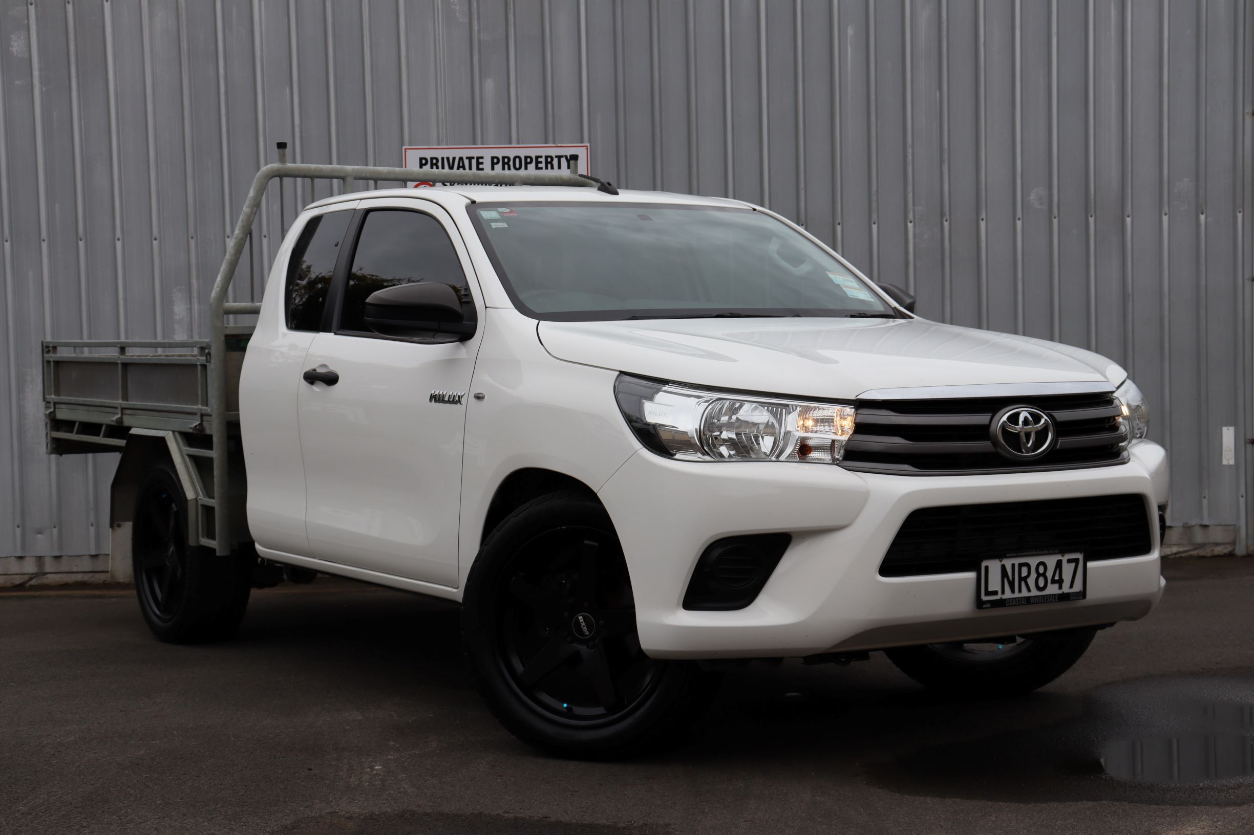 Toyota HILUX CABPLUS FLATDECK 2018 for sale in Auckland