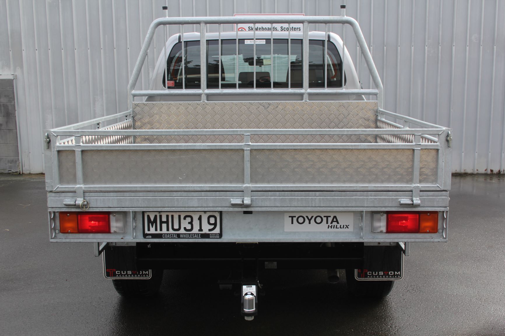 Toyota Hilux 4WD FLATDECK 2019 for sale in Auckland