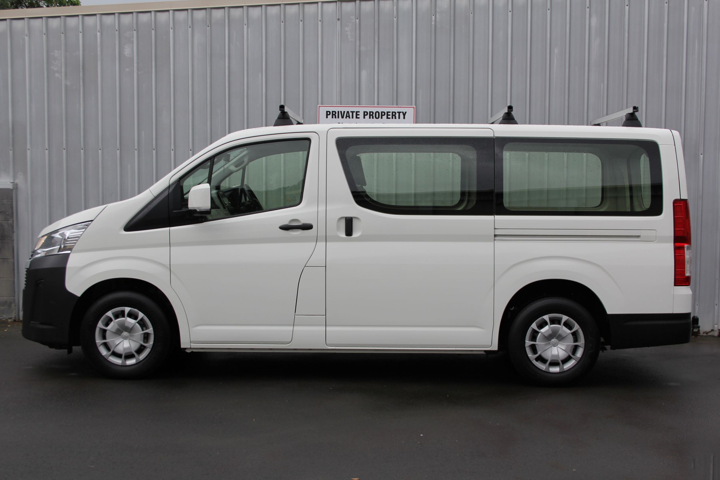 Toyota HIACE ZR 2021 for sale in Auckland