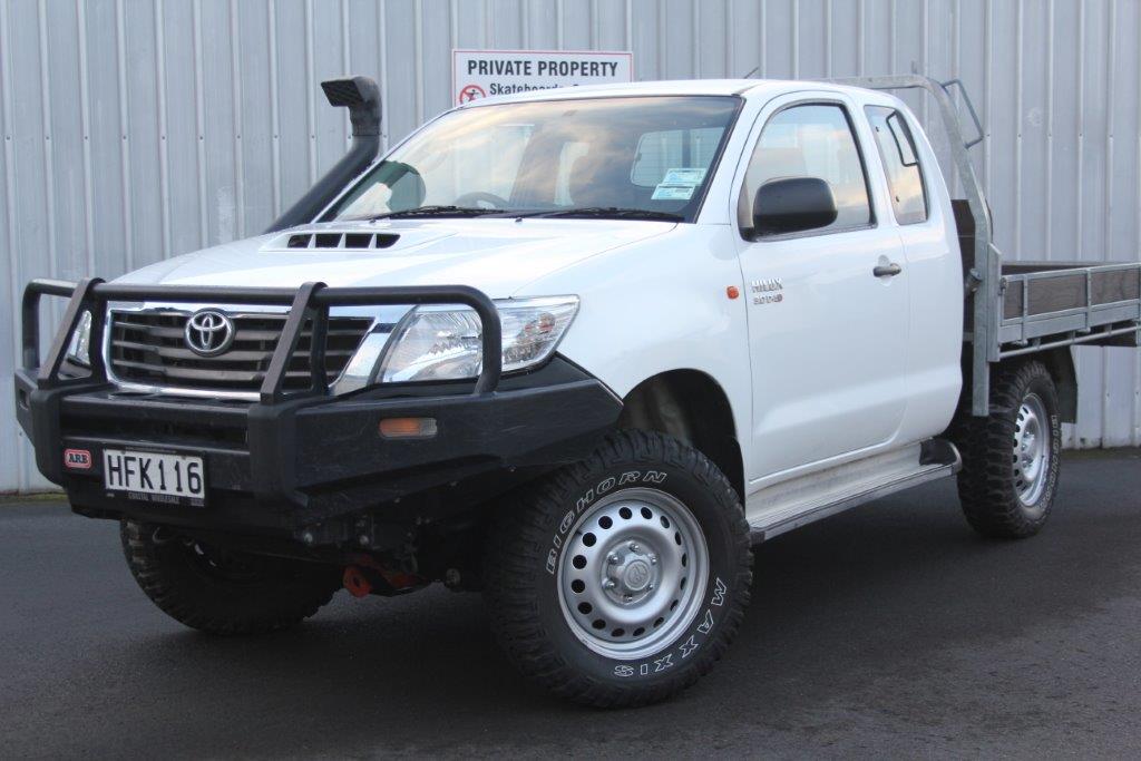 Toyota Hilux 4WD CAB PLUS FLATDECK 2014 for sale in Auckland