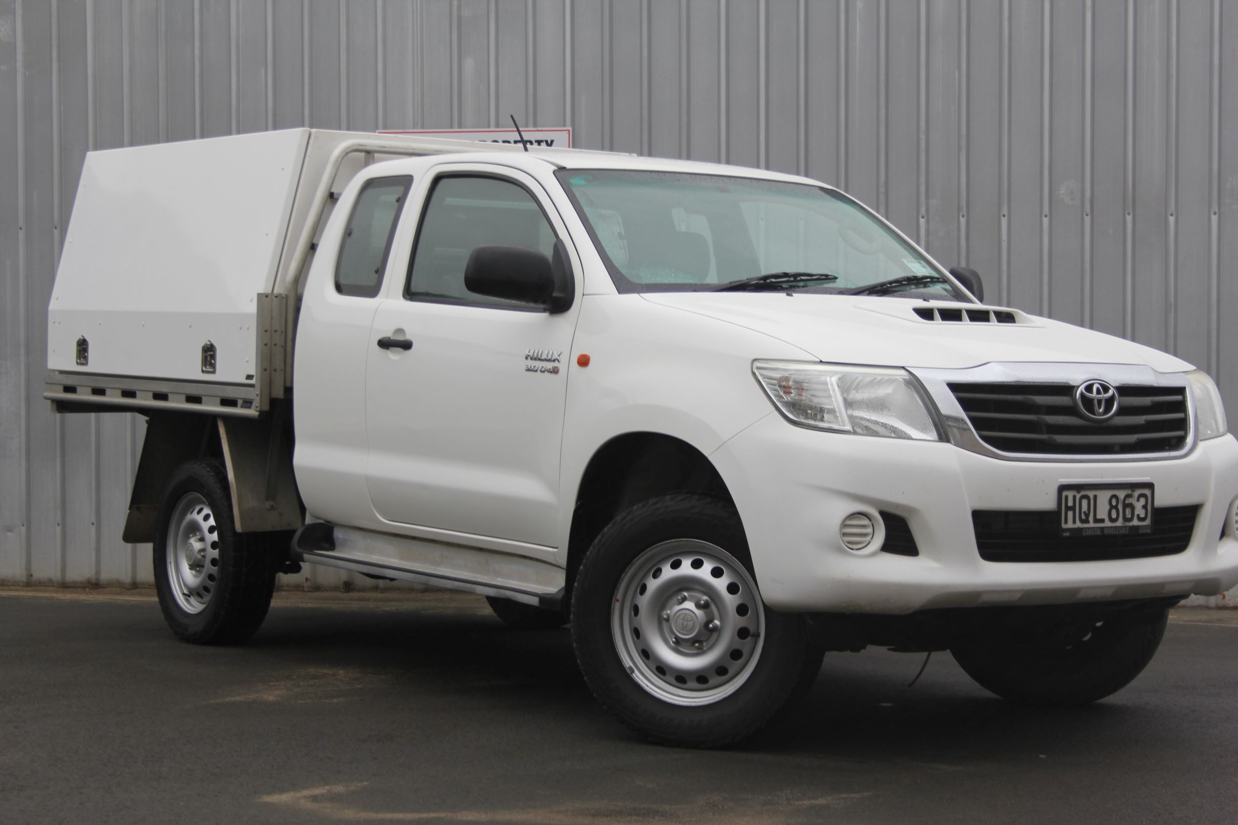 Toyota Hilux 4WD manual toolbox 2014 for sale in Auckland