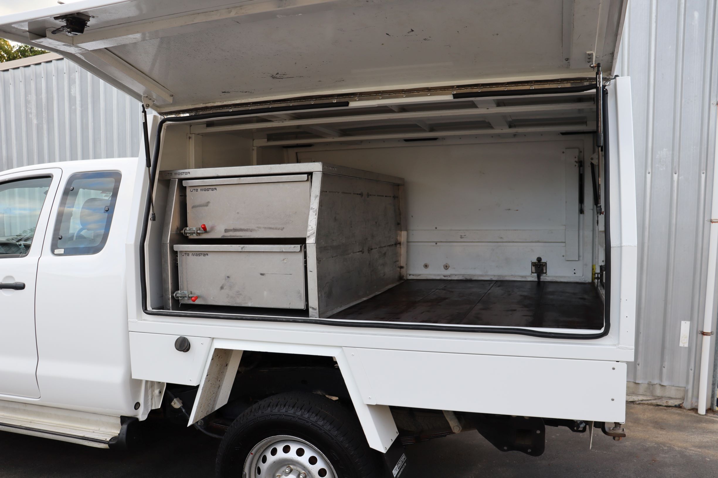 Toyota HILUX 4WD UTEMASTER SET UP 2014 for sale in Auckland