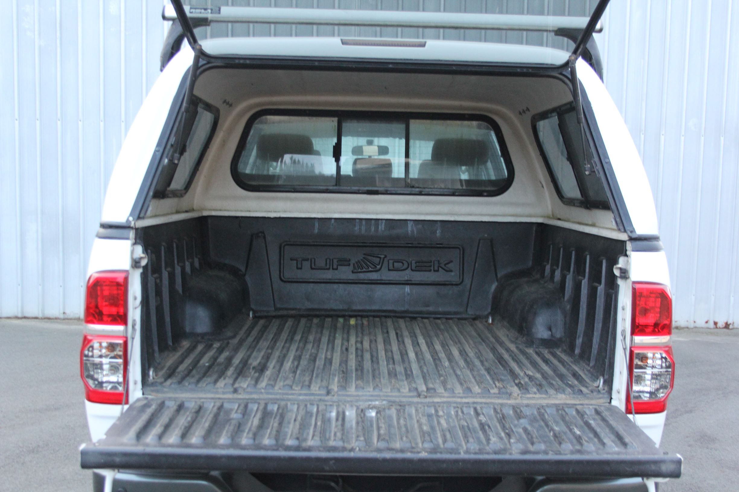 Toyota HILUX 4WD AUTO 2015 for sale in Auckland