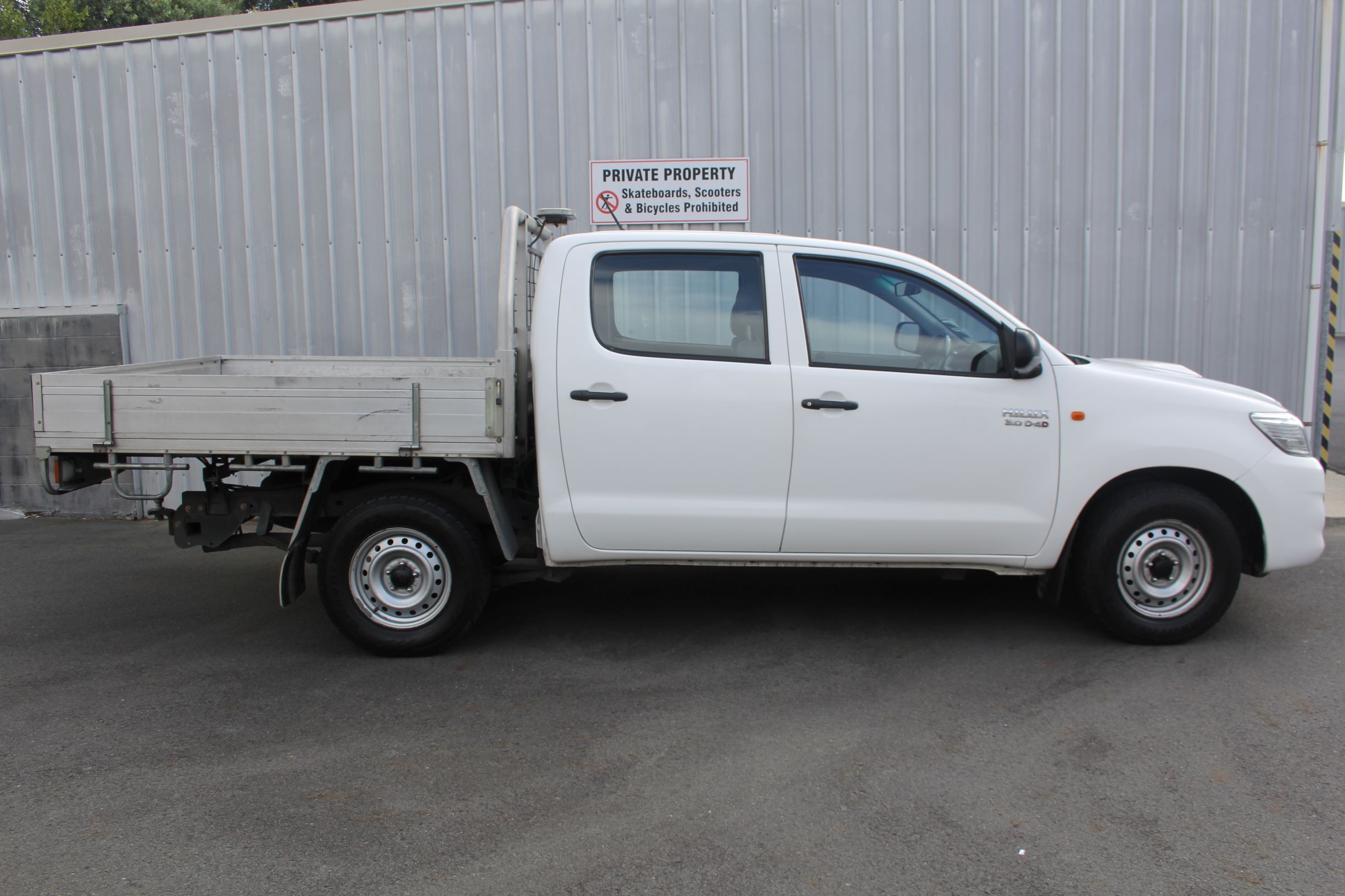 Toyota HILUX FLATDECK 2WD 2015 for sale in Auckland