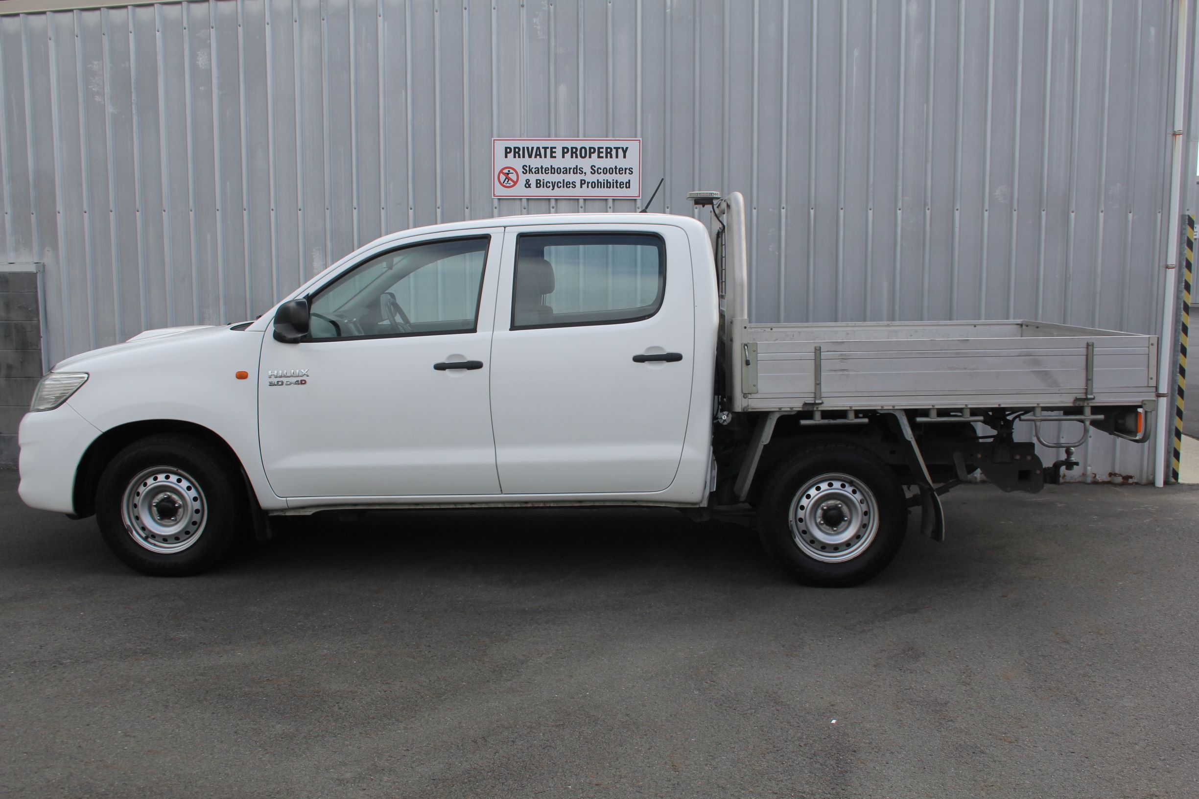 Toyota HILUX FLATDECK 2WD 2015 for sale in Auckland