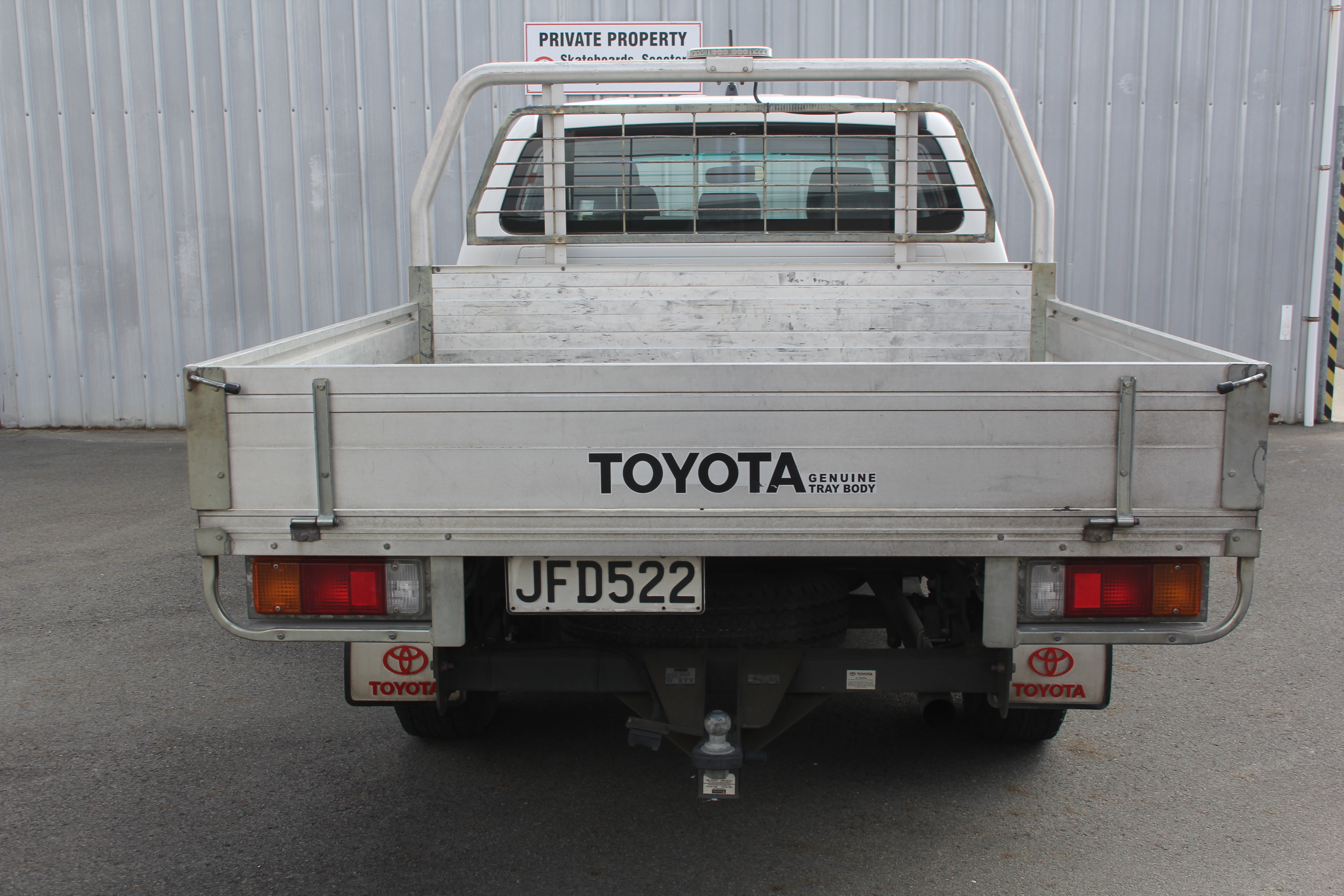 Toyota HILUX FLATDECK 2WD 2015 for sale in Auckland