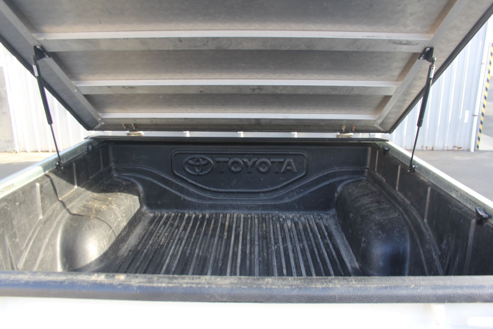 Toyota Hilux 2wd  2015 for sale in Auckland