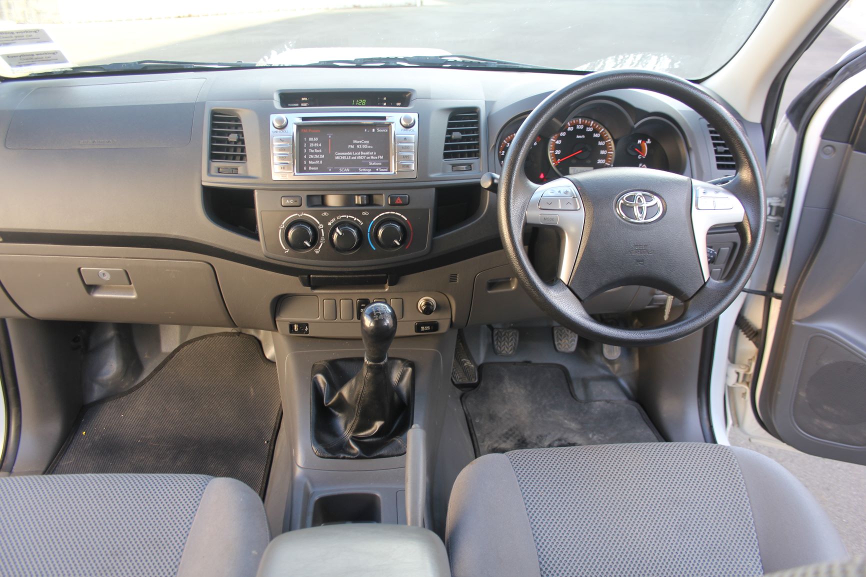 Toyota Hilux 2wd  2015 for sale in Auckland