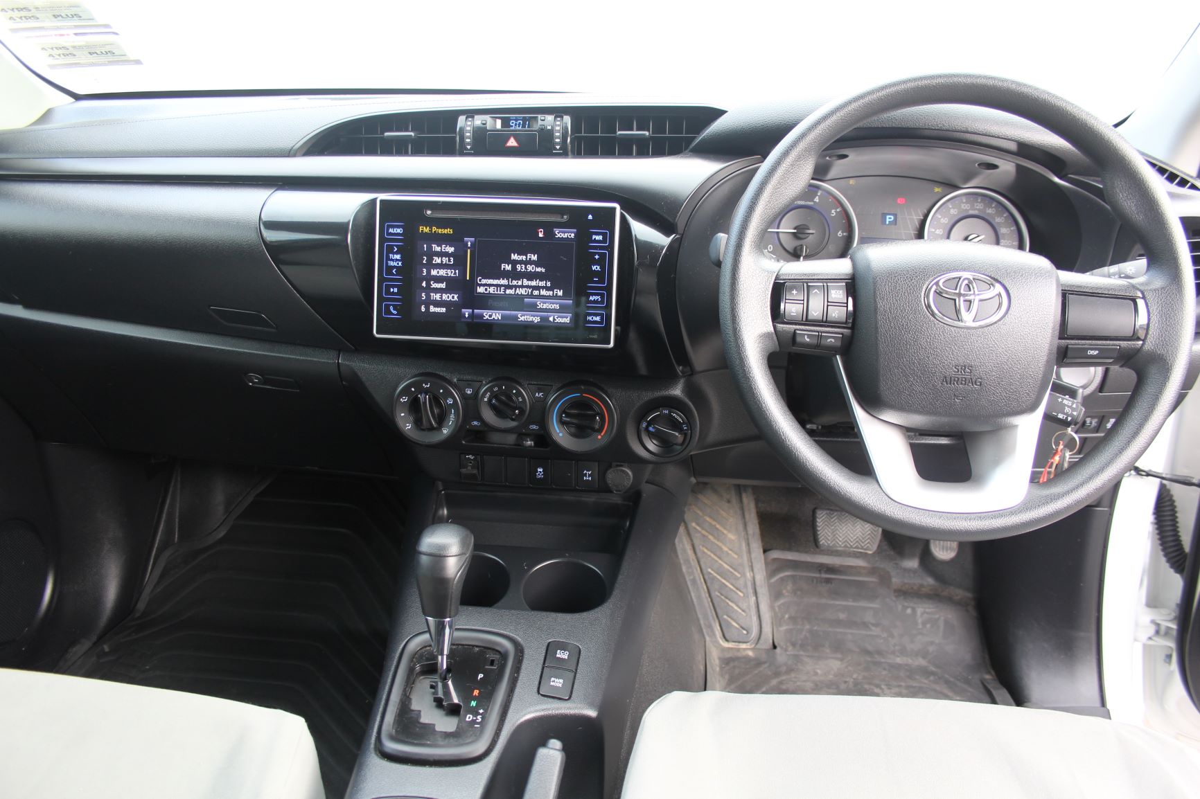 Toyota Hilux 4WD AUTO FLATDECK 2019 for sale in Auckland